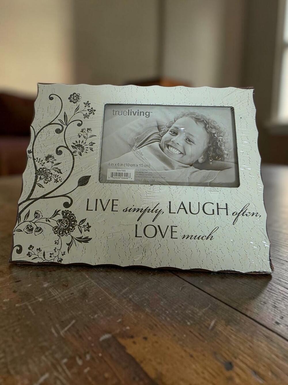 True Living 4x6 Photo Frame Live Laugh Love Floral Distressed Shabby Chic NWT